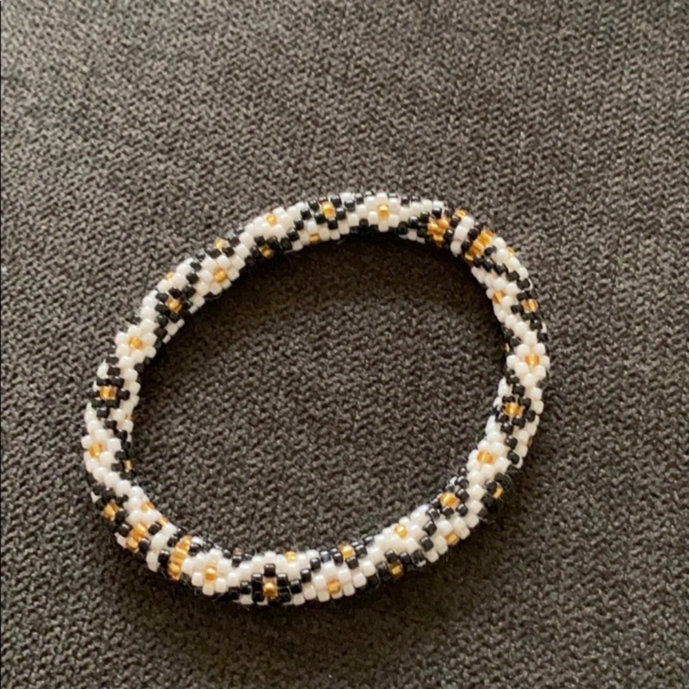 Sashka Beautiful Roll On Glass Beaded Bracelet